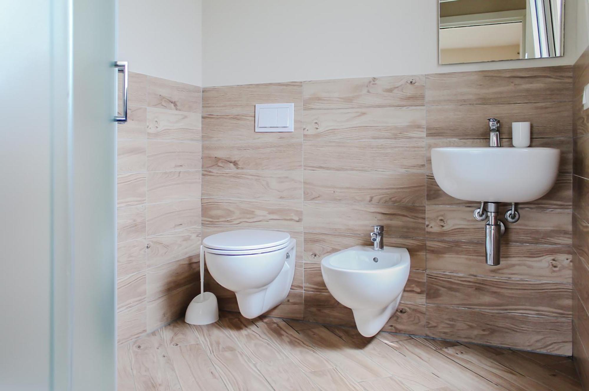 Modern Home With Private Parking Near The Station! ルッカ エクステリア 写真